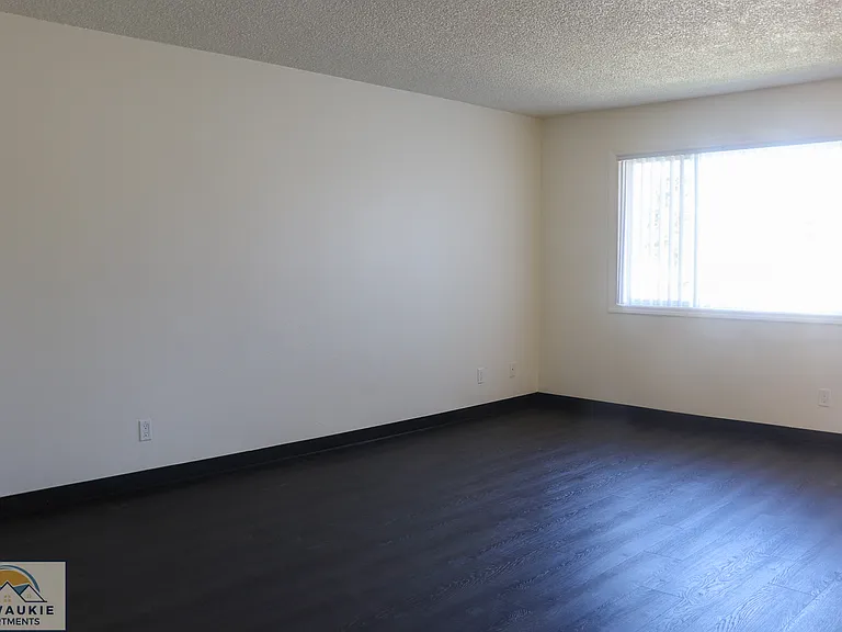 4545 SE Ina Ave #18 — Photo 3