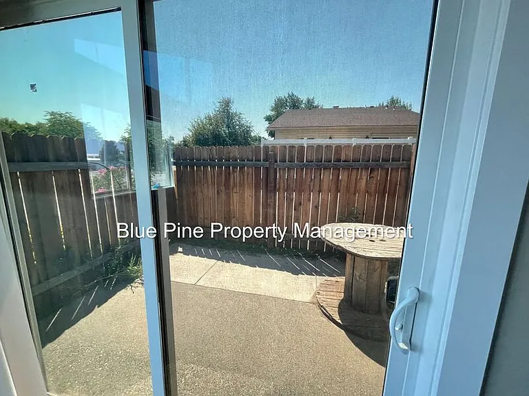 1201 N Skyline Dr #4 — Photo 12