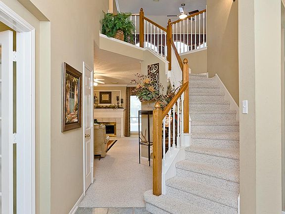 5th image of 306 Oak Creek Ln