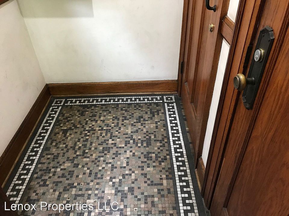 2nd image of 3022 Kingman Blvd #1