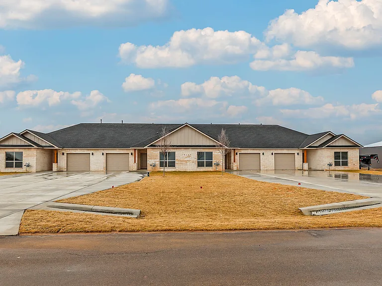19100 Mid Country Blvd #C — Photo 1