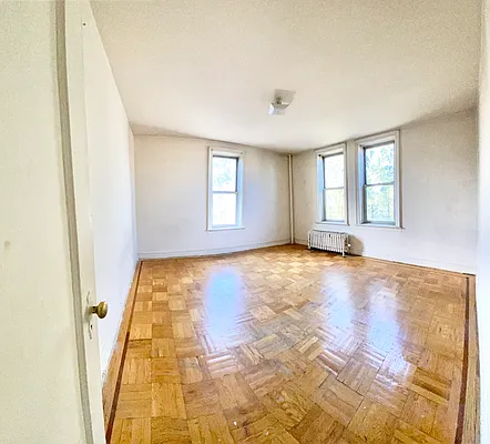 Rented by EastMount Realty LLC | media 8