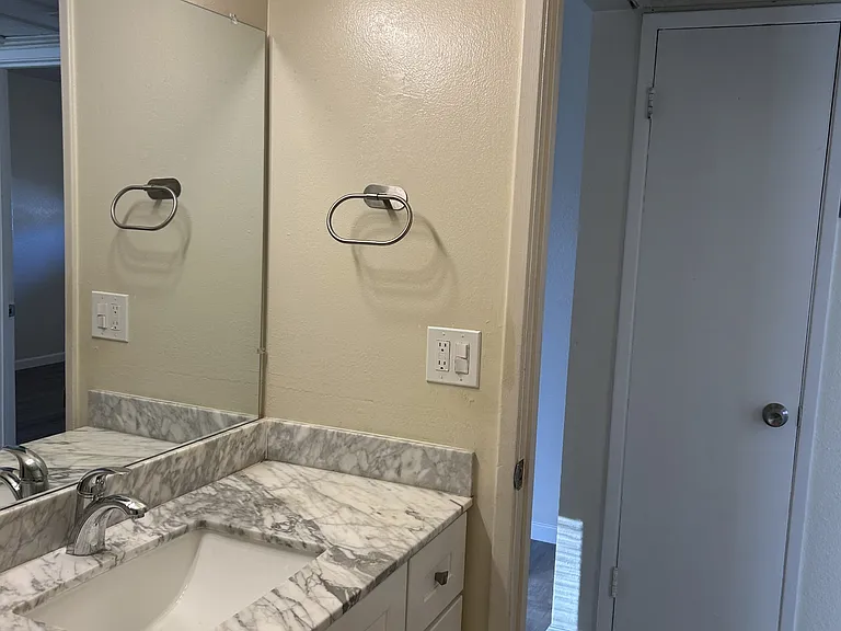 120 E Fairmont Ave #8 — Photo 34
