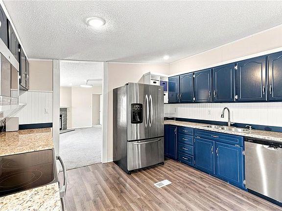 4th image of 806 N Jerry St