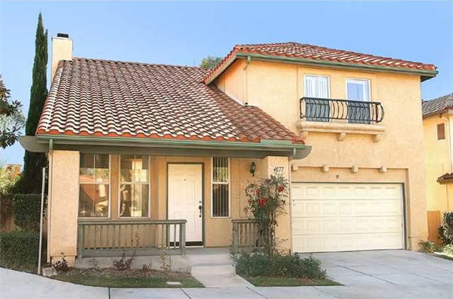 3bd/2.5 ba Plus Loft 2 Story home in Gated Community of Ivey Ridge Community Pool AC Solar Panels — Photo 1