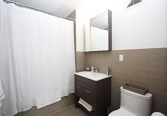 3rd image of 170 E 112th St APT 5A