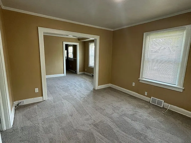 5045 Bellefontaine Ave — Photo 3