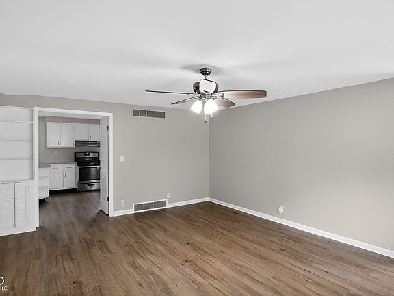 4th image of 6552 Birchcrest Dr