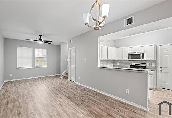 3rd image of 6422 New York St APT A