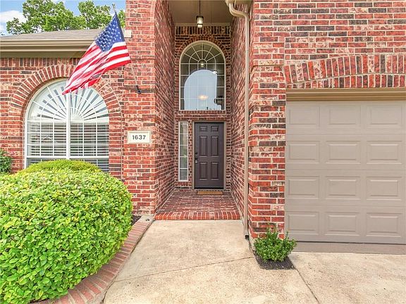 3rd image of 1637 Nicole Ln
