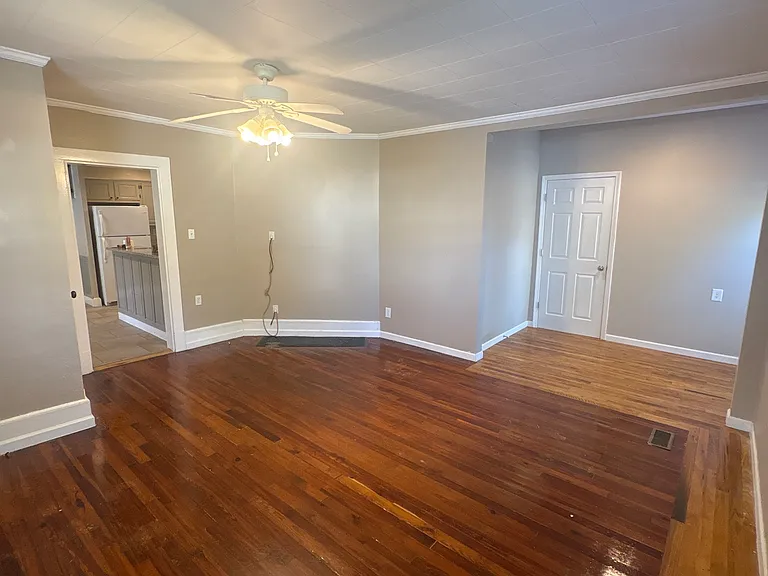 206 Whitney St — Photo 2