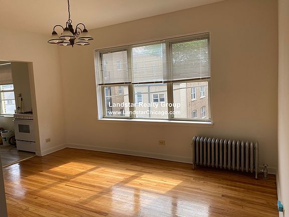 2nd image of 3848 W Ainslie St #2