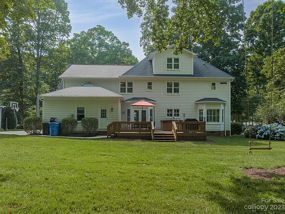 2nd image of 113 Beach Ln