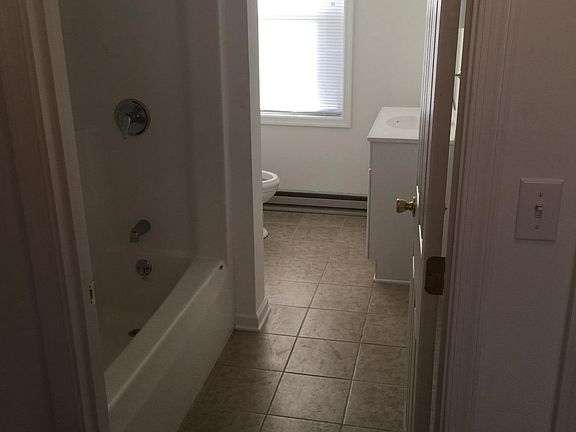 5th image of 711 Peachblossom Ave