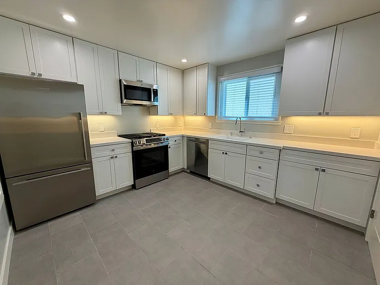 Laurel Oaks Apts — Photo 34