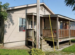 305 E Main St, Pekin, IN 47165