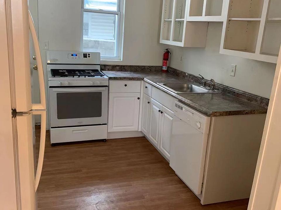 1st image of 2526 S American St