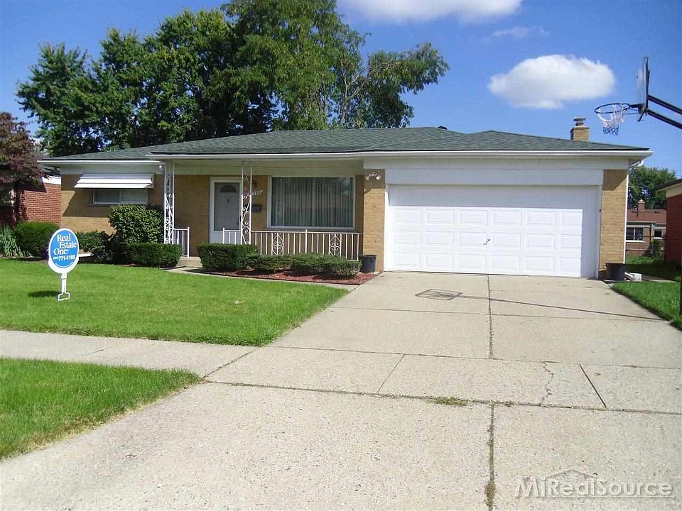 1st image of 27568 Fairfield Dr