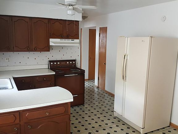 3rd image of 4021 N McVicker Ave APT 2E