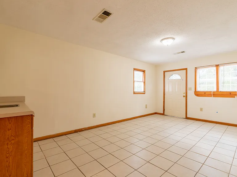 644 Craft Rd #B — Photo 6