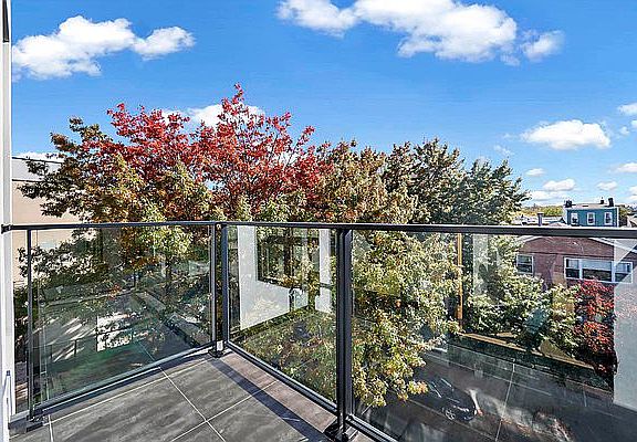 3rd image of 1211 Putnam Ave #3R