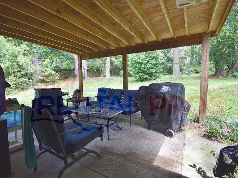 1201 Greenwood Dr — Photo 15