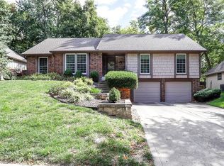 501 N Clayview Dr, Liberty, MO 64068