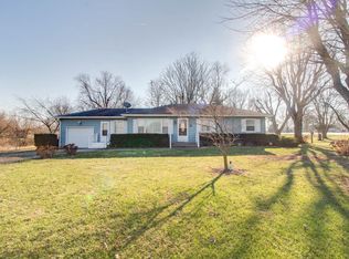 543 Carlinville Rd, Shipman, IL 62685