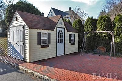 2nd image of 308 Crestwood Ave