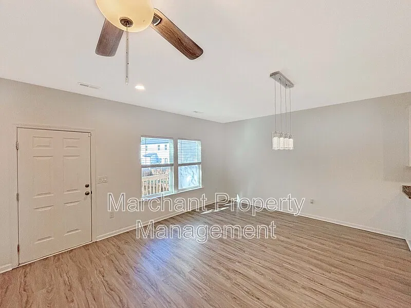 3 bed, 2.5 bath, 1510 sqft, $1,895 — Photo 4