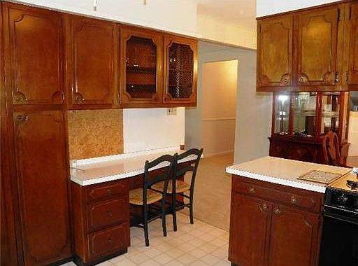 5th image of 213 Diana St
