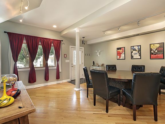 2nd image of 3021 N Oakley Ave
