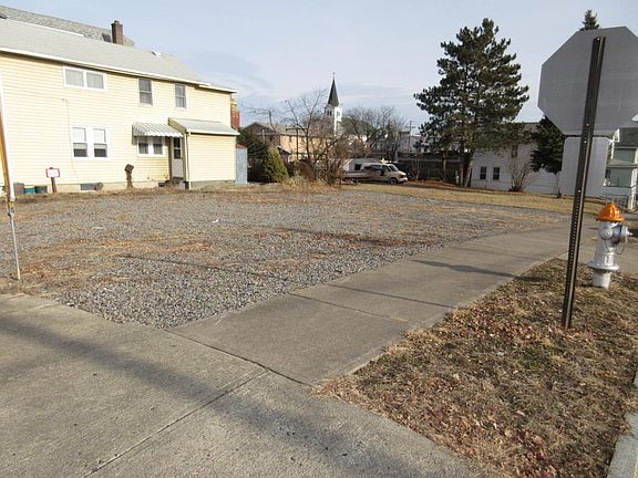 2nd image of 25 W Elm St