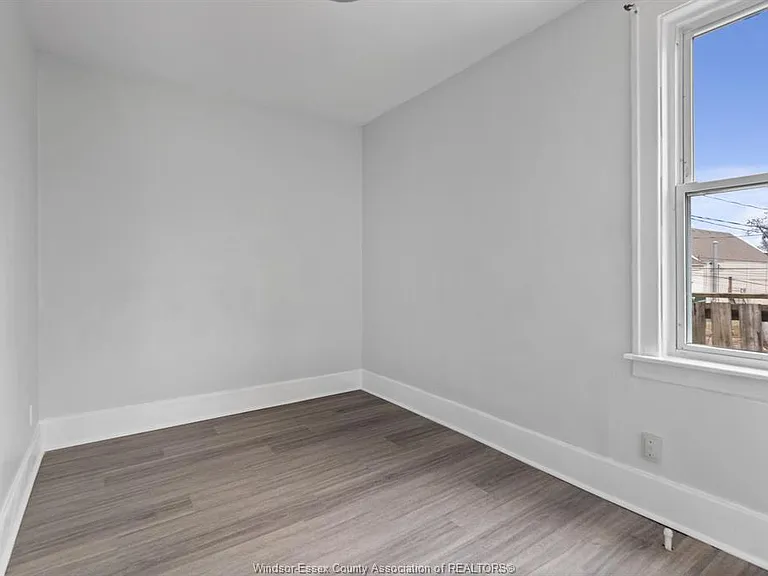 900 Ottawa St #5 — Photo 10