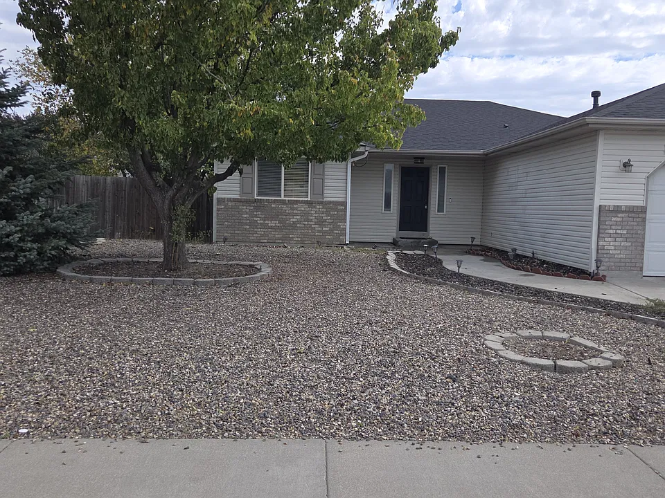 1280 Tara Ct