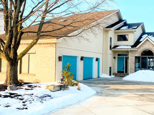 2480 E Lake Shore Dr, Crown Point, IN 46307