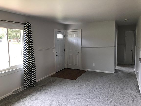 5th image of 1202 Eaton Ave