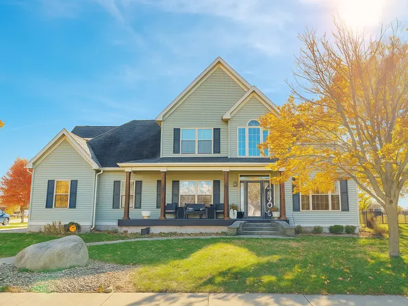 1505 Dover Dr, Saint Joseph, IL 61873