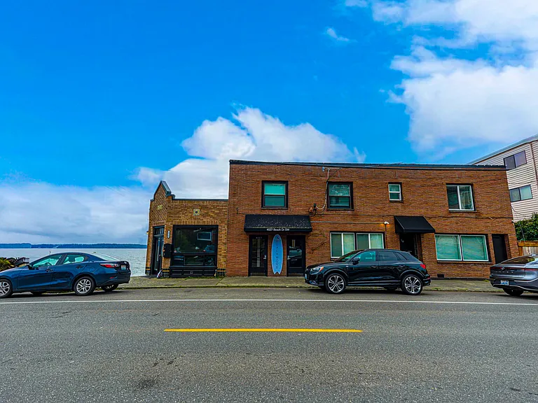 4027 Beach Dr SW #1 — Photo 30