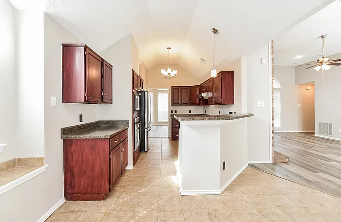 2317 Homestead Dr — Photo 6