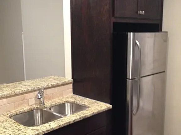 3rd image of 2538 Moorman Ave #2