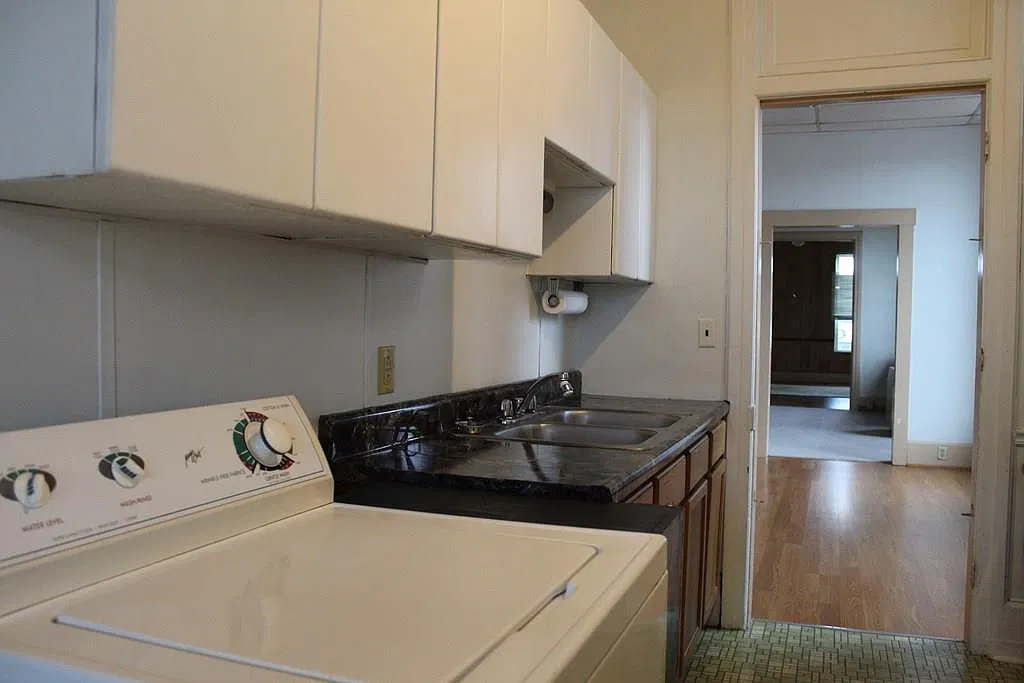 1 bed, 1.0 bath, 751 sqft, $700 — Photo 1