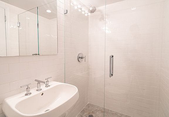 3rd image of 330 W 58th St APT 16H
