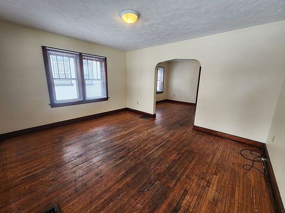 2nd image of 1230 N 9th St