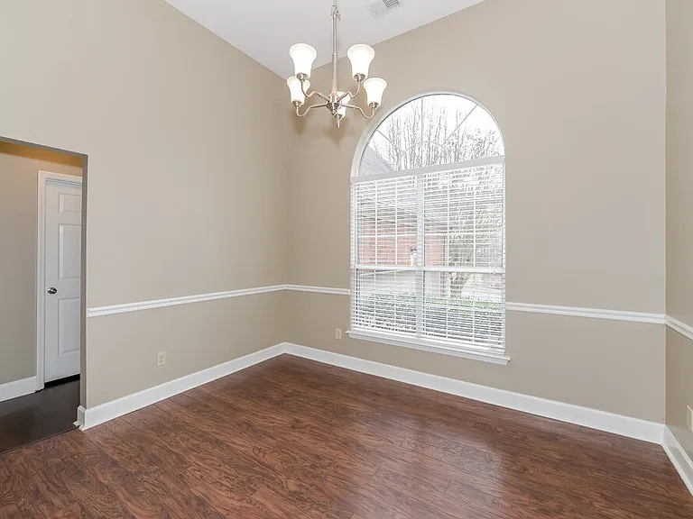 1009 Nighthawk Ln — Photo 6