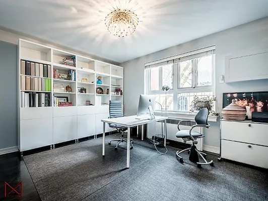 Sold by Bank Neary | media 7