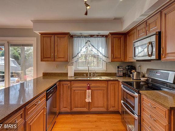 4th image of 2273 Jennings St