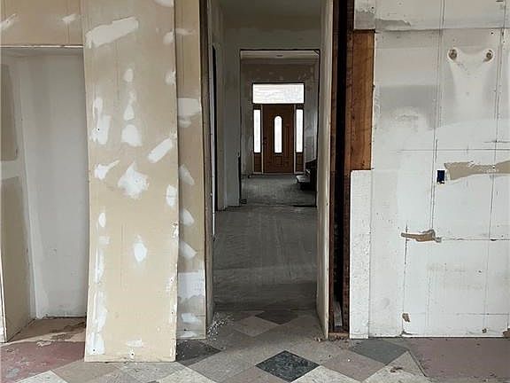 3rd image of 1031 Park Ave