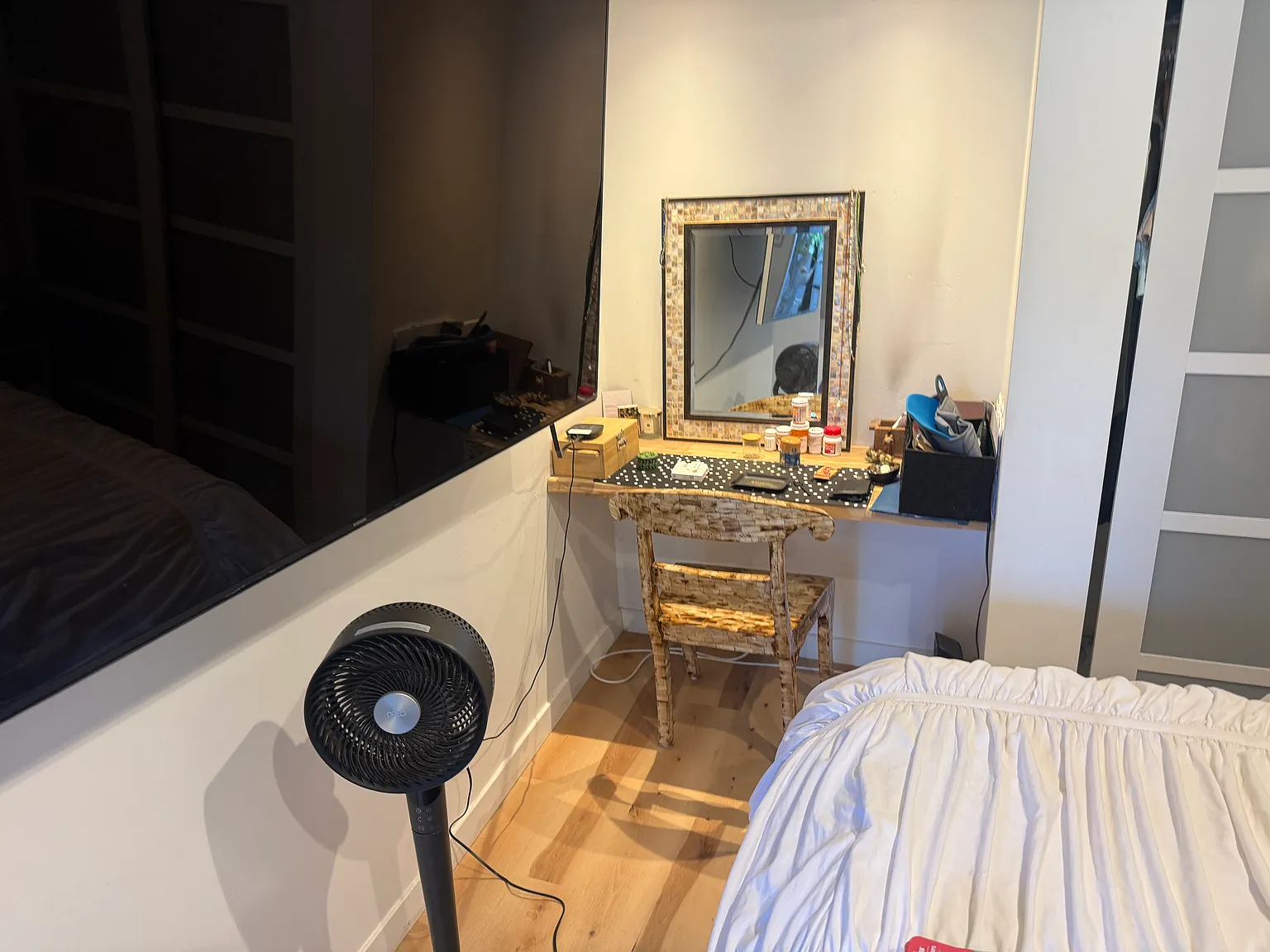 Studio, 400 sqft, $2,900 — Photo 2