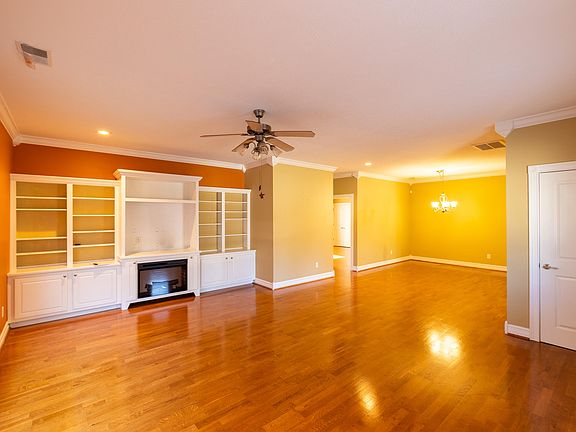 3rd image of 115 Nicklaus Dr